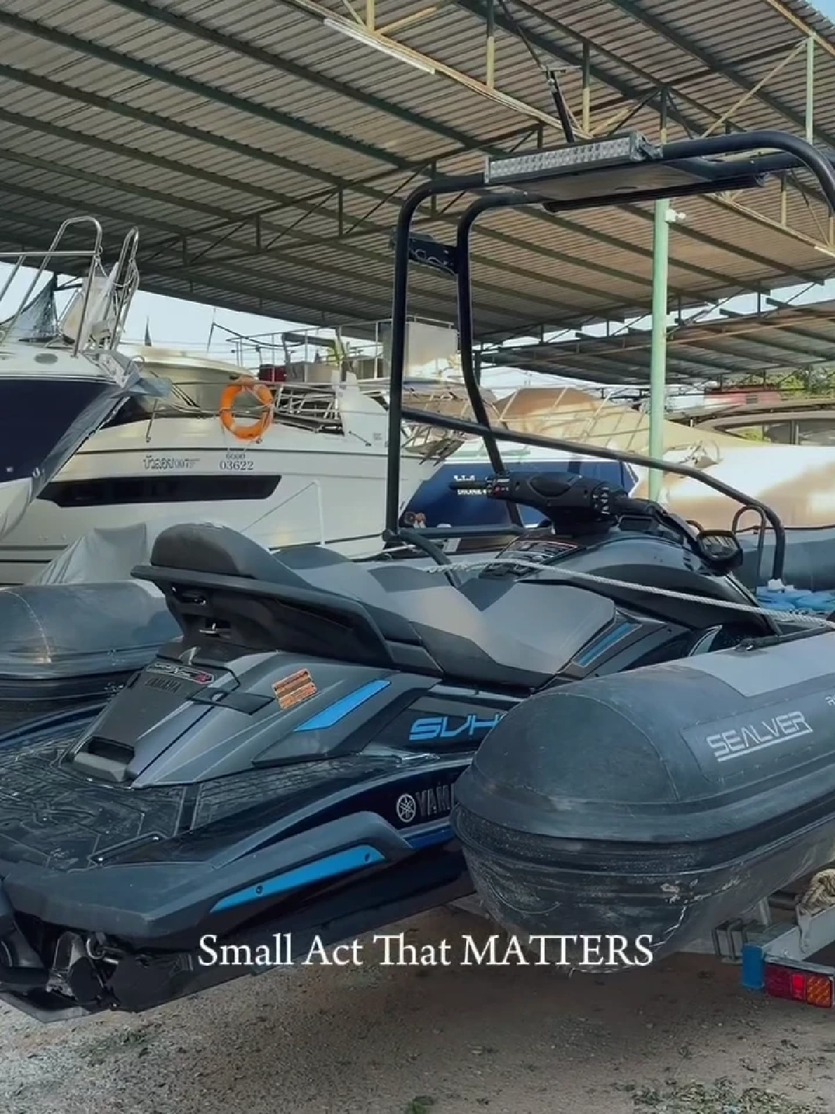 เพลง ชนม์ทิดา ส่งเรือช่วยน้ำท่วม และเป็นกำลังใจให้ผู้ประสบภัย