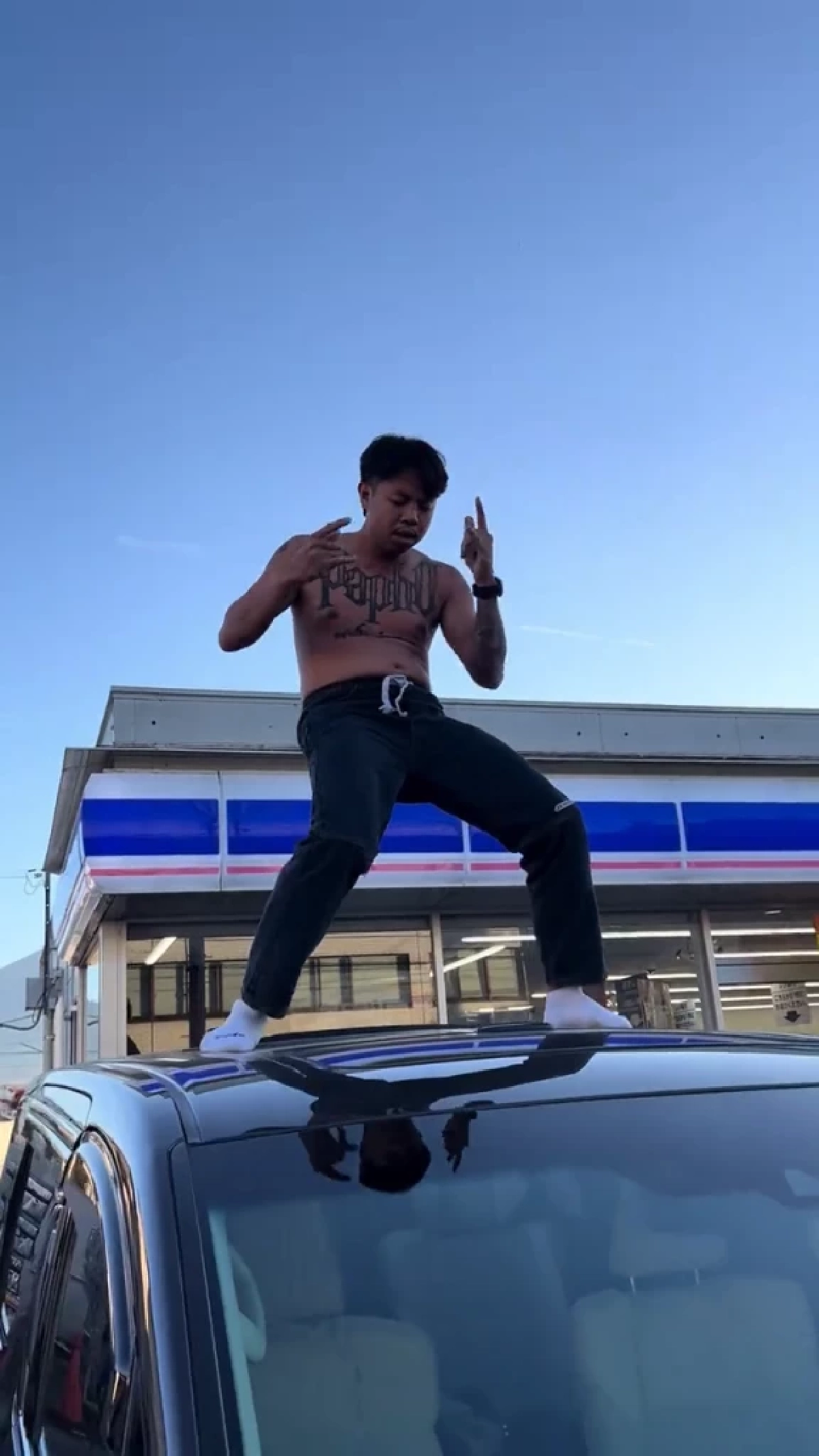 ดราม่าบานปลาย! “แจ็กแปปโฮ” ถูกเตือนแรง ปมเต้นบนหลังคารถ