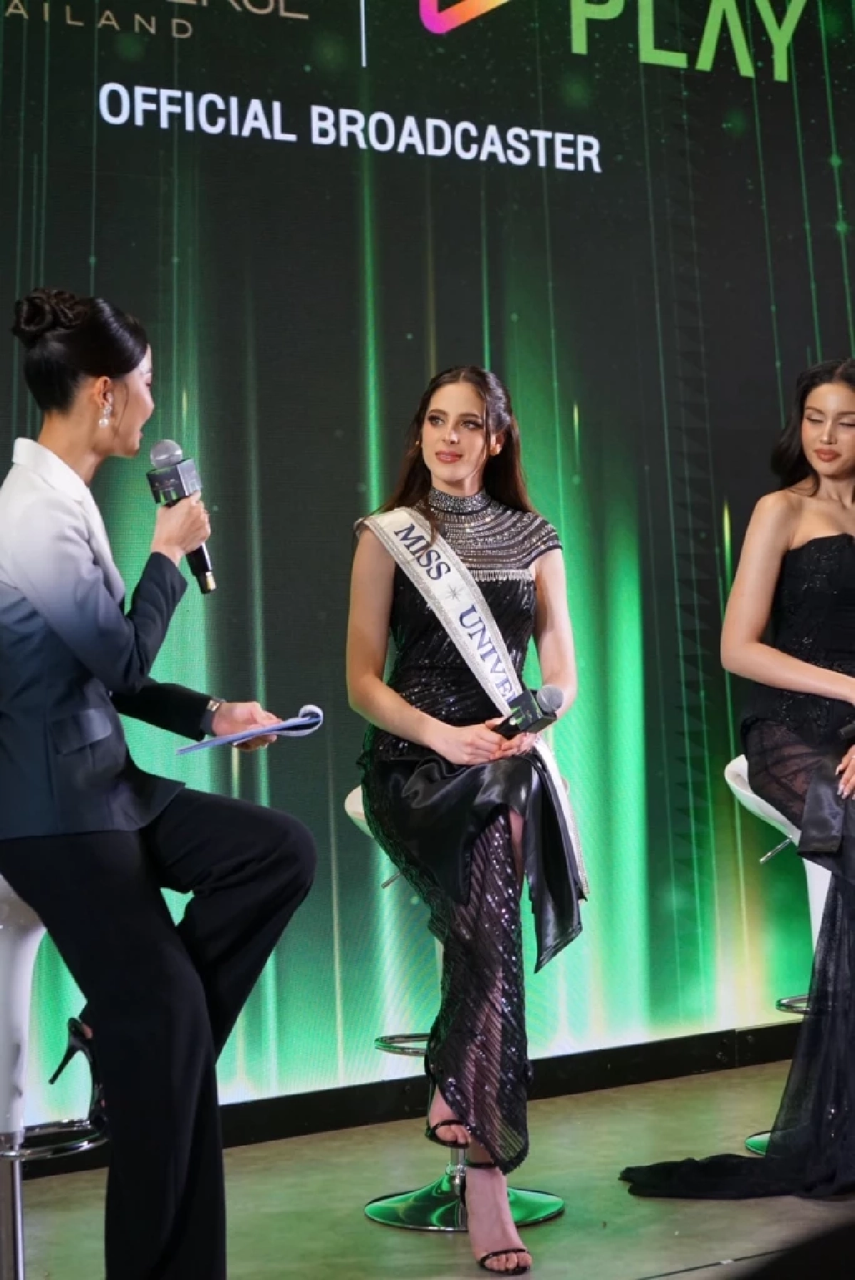 สีสันปรากฏการณ์ระดับจักรวาล \"Miss Universe 2025\" กระทบไหล่แฟนๆ