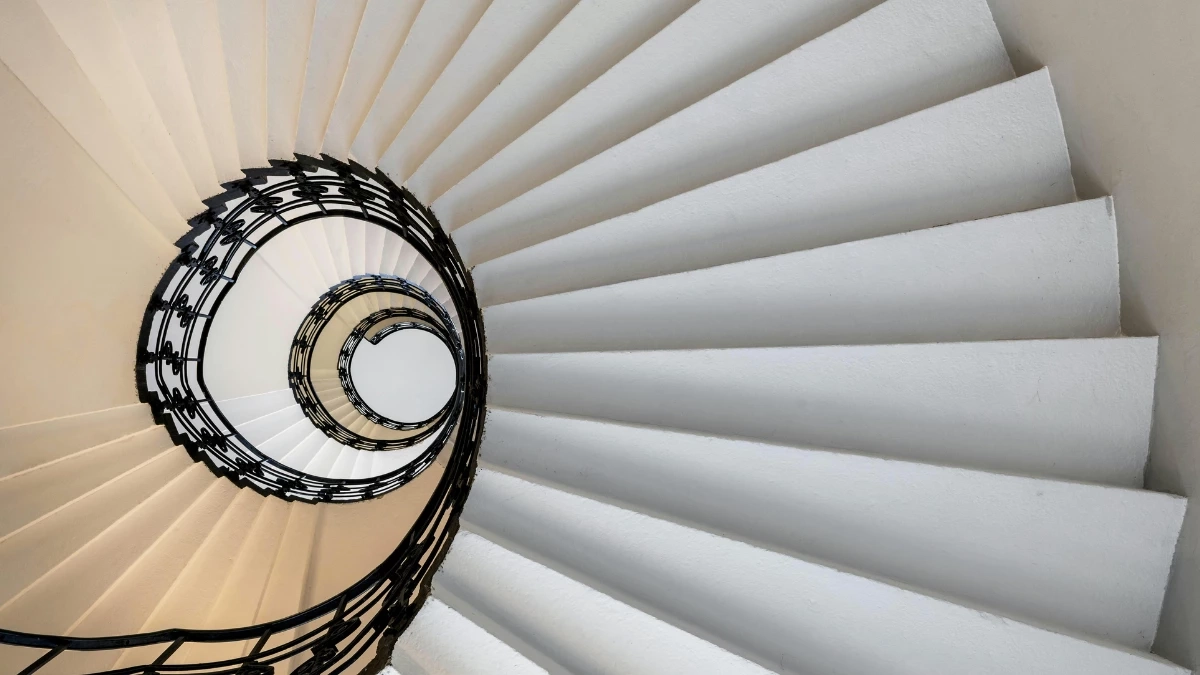 บันไดบ้านเลขคี่ ดีต่อความปลอดภัยและเสริมสิริมงคลอย่างไร