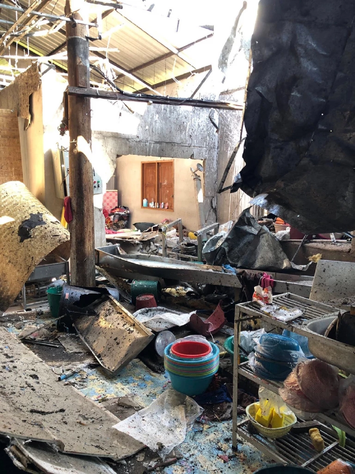 เศร้าใจ คนงานเล่าสาเหตุโรงงานขนมจีนบึ้ม พรากชีวิตเจ้านายดับ