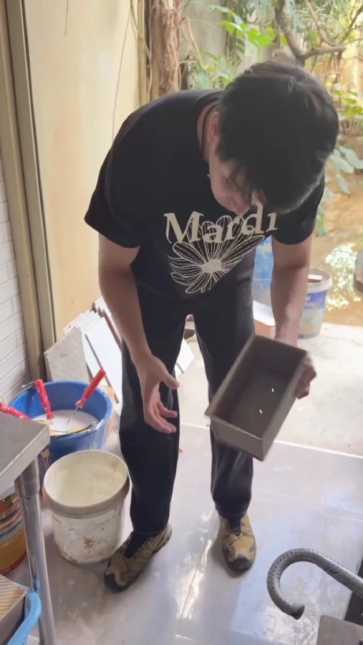 “เคน ภูภูมิ” ลุยซ่อมร้านเคนภูปัง เคลียร์ของทิ้งเกือบหมด