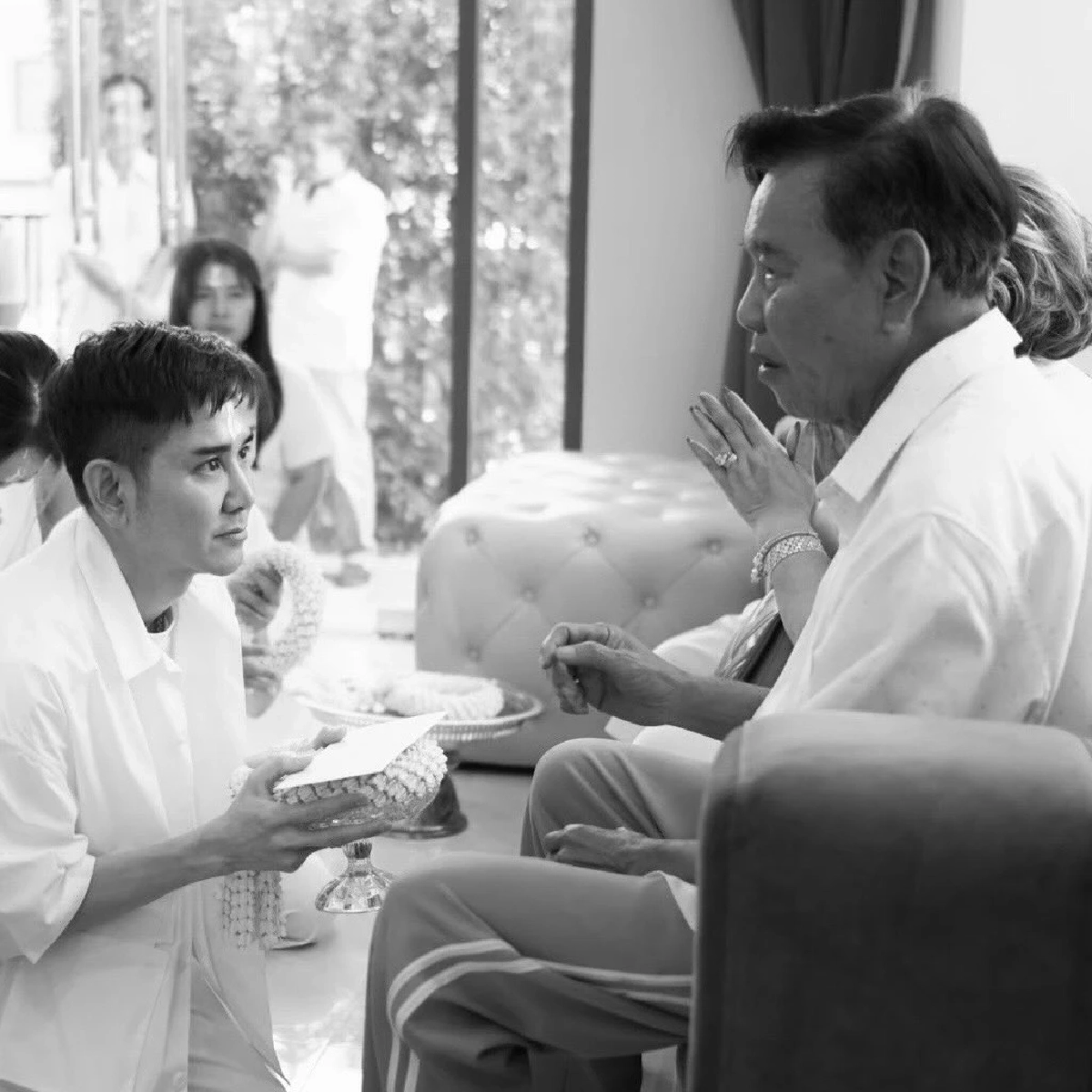 “เอ ไชยา” แจ้งข่าวสุดเศร้า คุณพ่อสมศักดิ์ สมบูรณ์ จากไปอย่างสงบ 