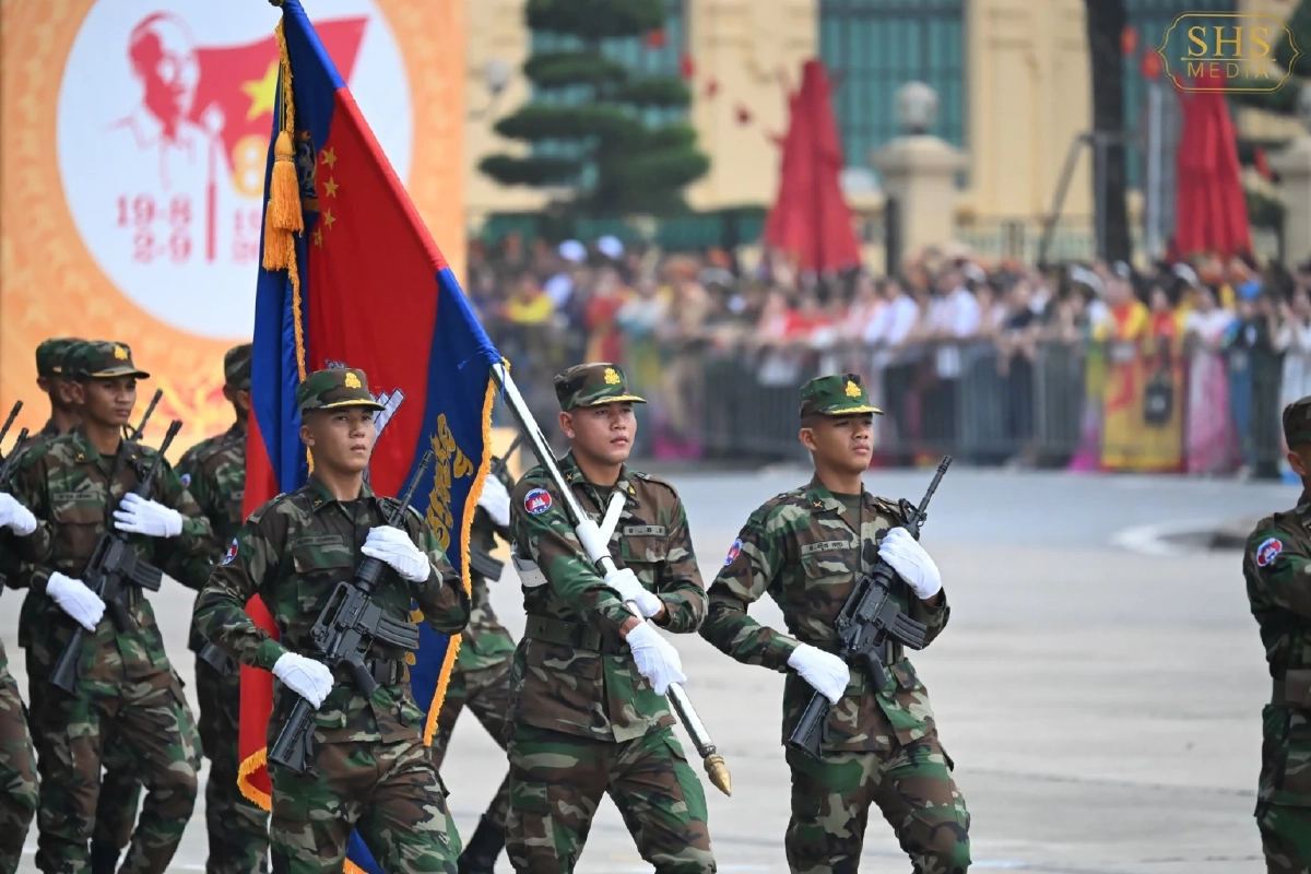 ฮุน เซน ขอปกป้องศักดิ์ศรีชาติ ยันกัมพูชาไม่มีทหารต่างชาติร่วมรบ