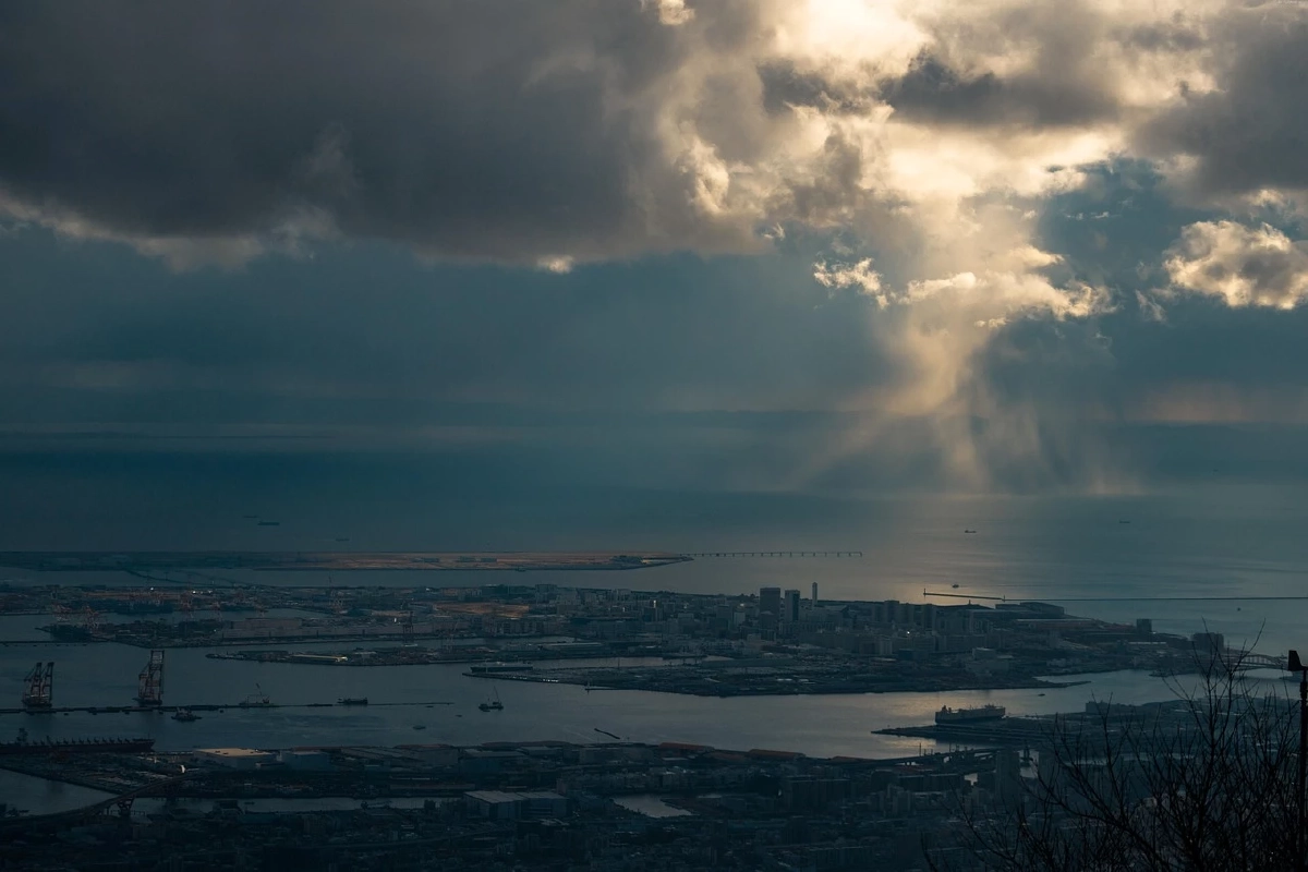 ญี่ปุ่นแผ่นดินไหว รุนแรง 7.6 อาฟเตอร์ช็อกอีกกว่า 13 ครั้ง