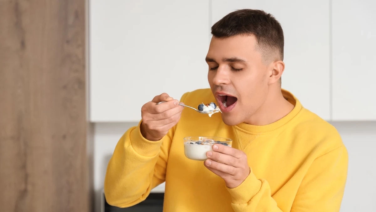 กินโยเกิร์ตทุกวัน ดีต่อร่างกายอย่างไร? เปิด 7 ประโยชน์ที่ต้องรู้