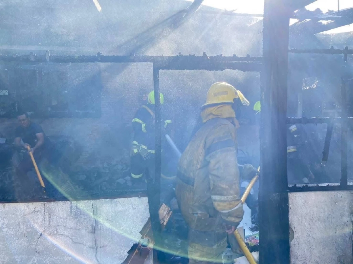 ไฟไหม้บ้านไม้พังวอดทั้งหลัง มีผู้ได้รับบาดเจ็บเป็นชาย 1 ราย