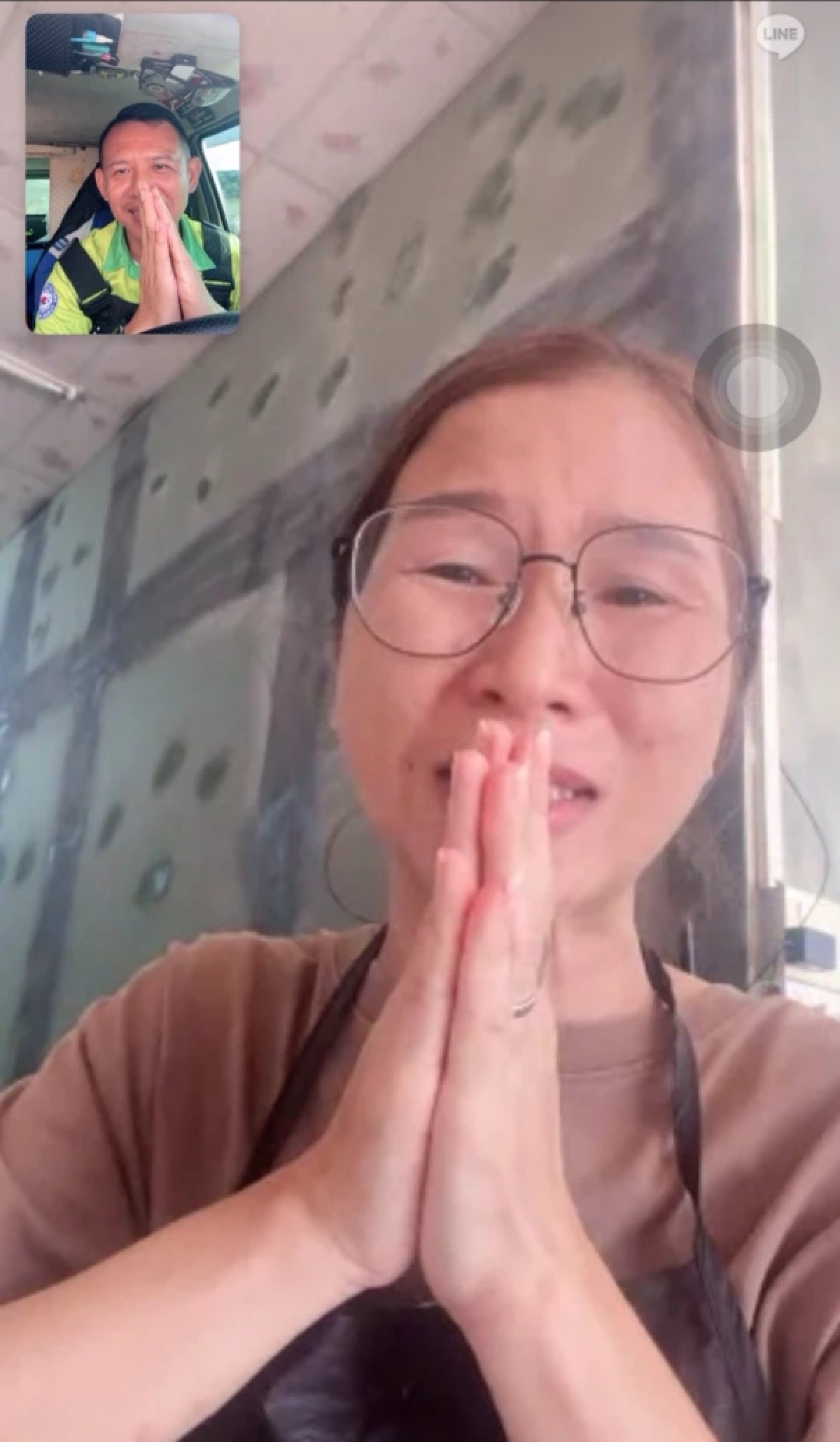 ลูกสาวไหว้ขอบคุณ เจอแล้ว ตา-ยาย พี่ชัยตามหาน้ำมัน ขี่เอายาไปให้