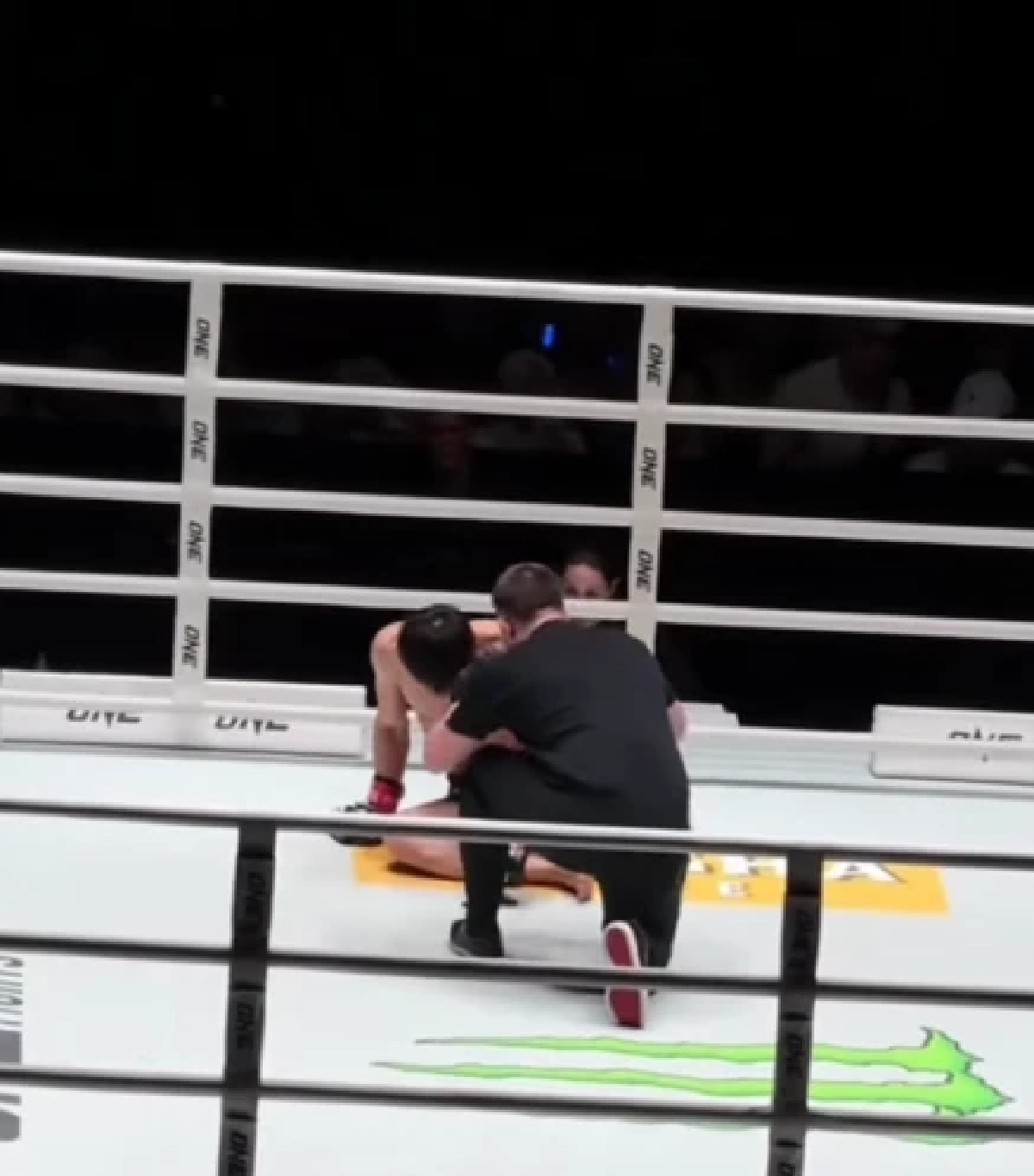 เปิดนาที "ตะวันฉาย" ถูก "หลิว เมิงหยาง" เตะตัดขา ลงไปนั่งตั้งแต่ยกแรก