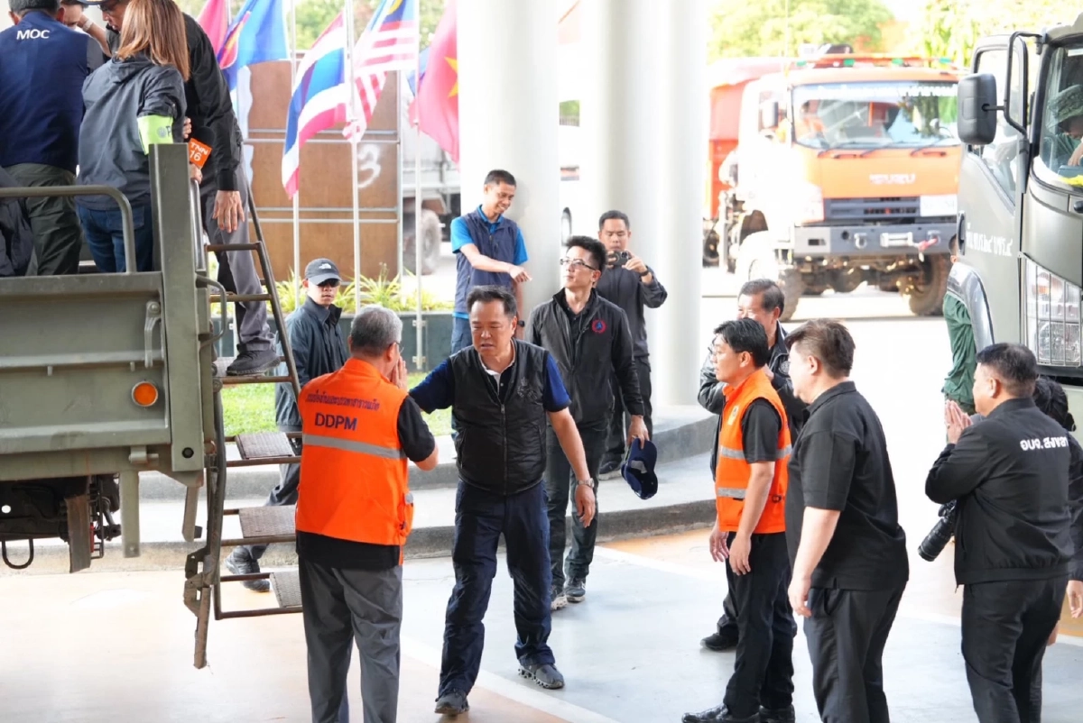 อธิบดีกรมโยธาฯ ร่วมคณะนายกฯ ติดตามสถานการณ์น้ำท่วม สงขลา ประกาศเข้าสู่ระยะฟื้นฟู