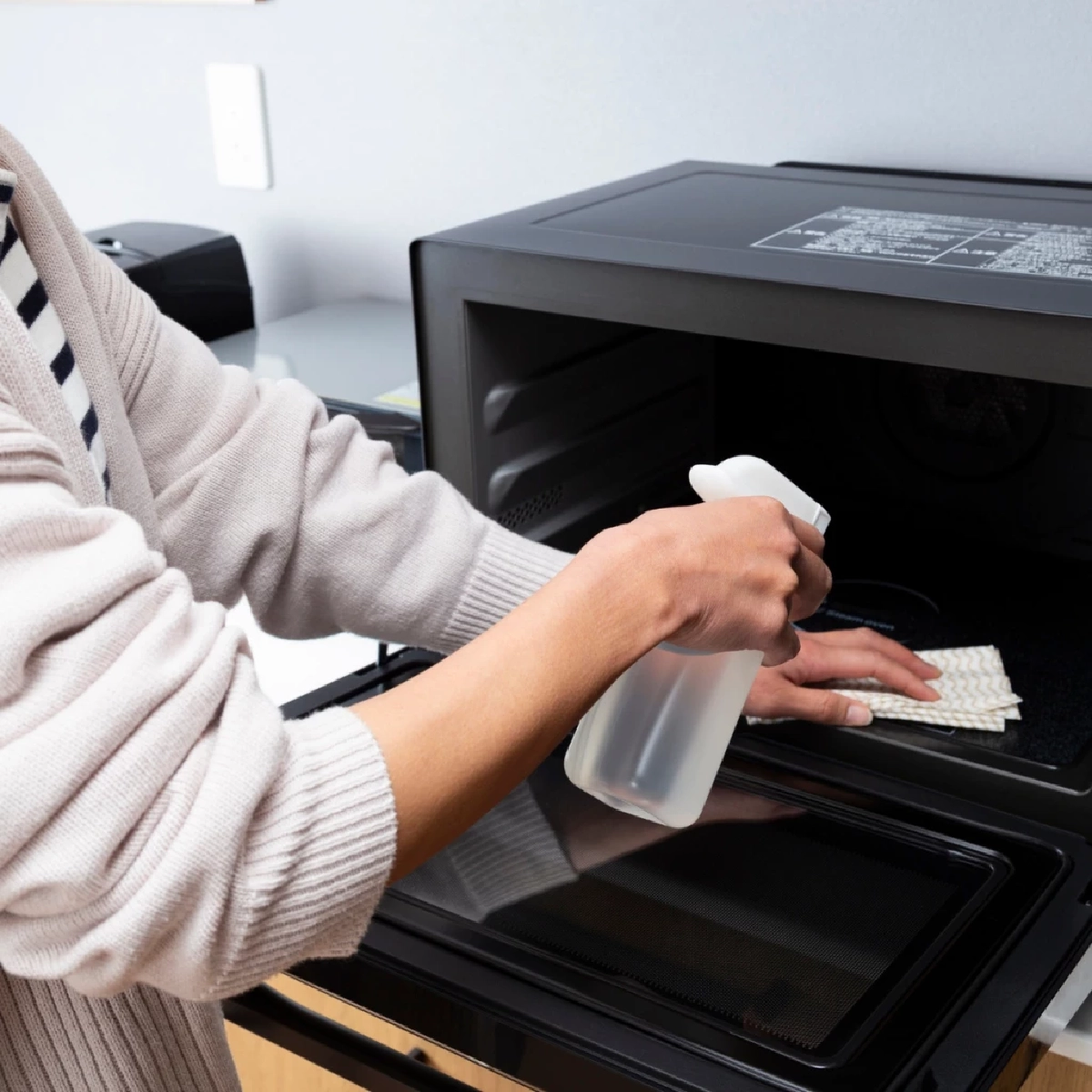 เปิดสูตรล้างไมโครเวฟอย่างง่าย คราบฝังแน่นแค่ไหนก็เอาอยู่