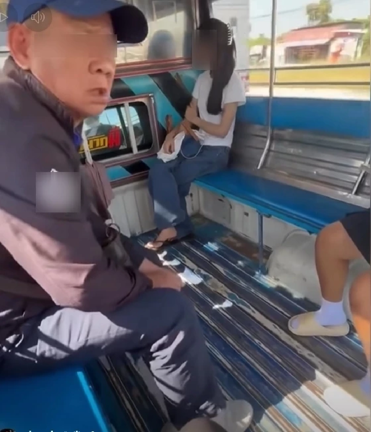 วิจารณ์สนั่น พฤติกรรมลุงหื่นบนรถสองแถว ไม่แคร์คนรอบข้าง