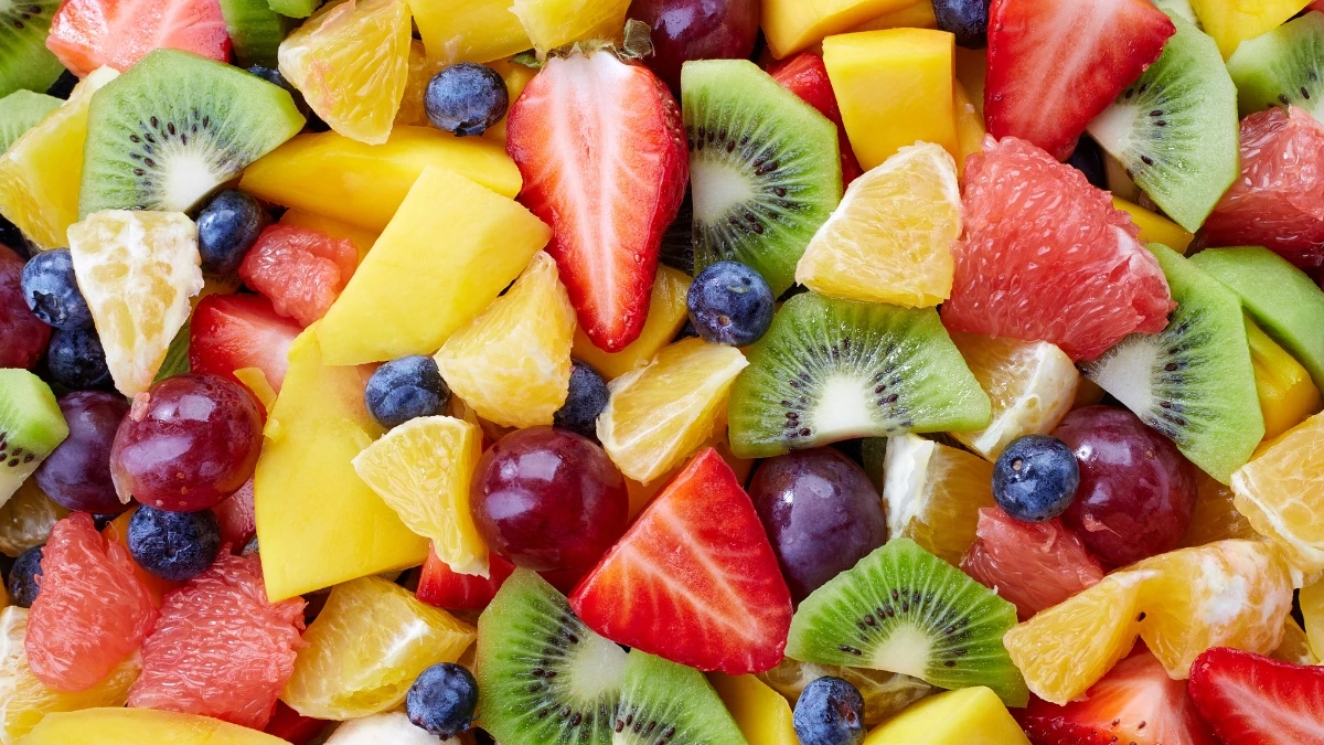 ผลไม้กินตอนไหนดีที่สุด? เจาะ 5 ความเชื่อผิดเกี่ยวกับกินผลไม้ 