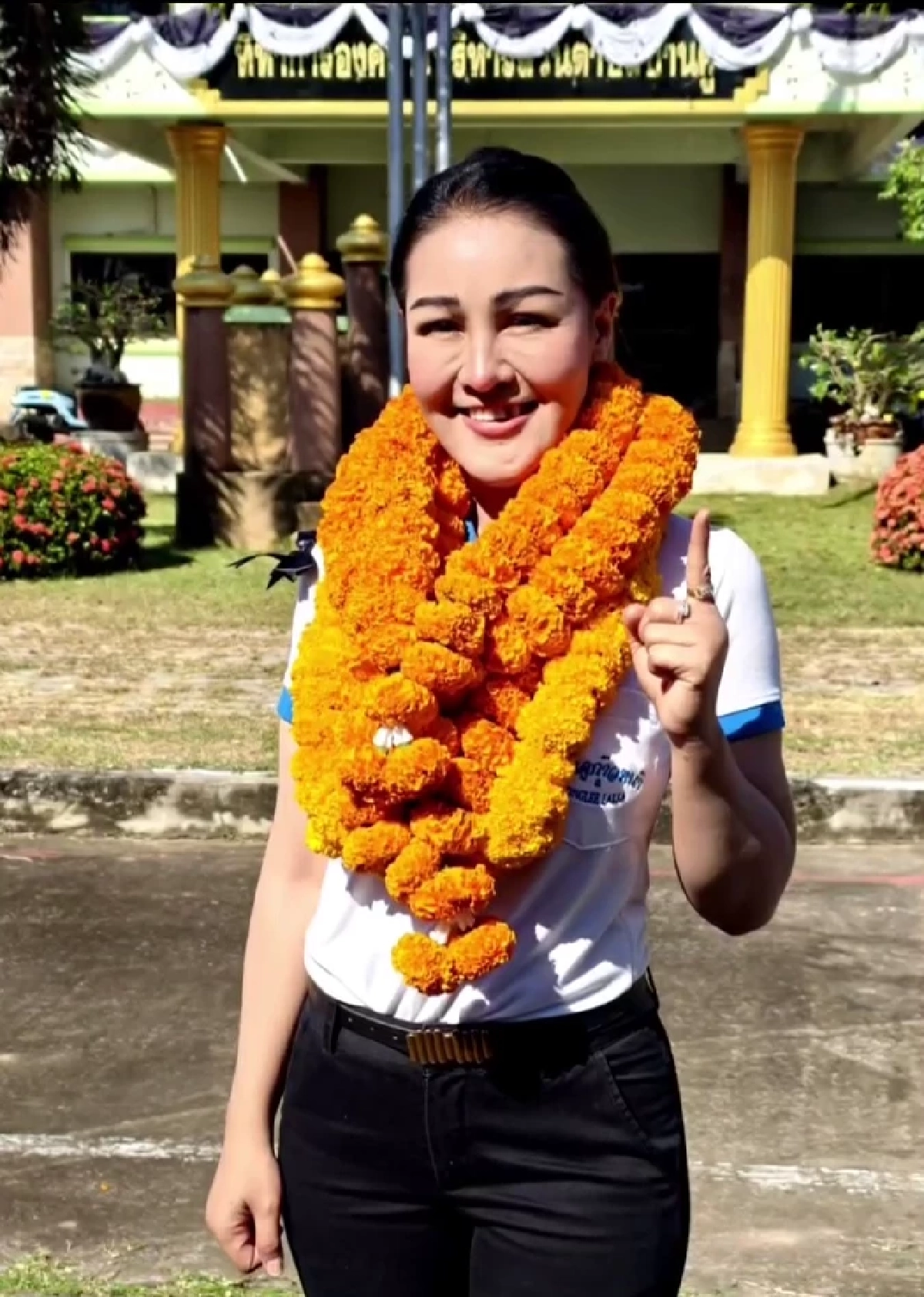 หญิงลี ศรีจุมพล  เตรียมสู้ศึกเลือกตั้งนายก อบต. บ้านเกิดบุรีรัมย์