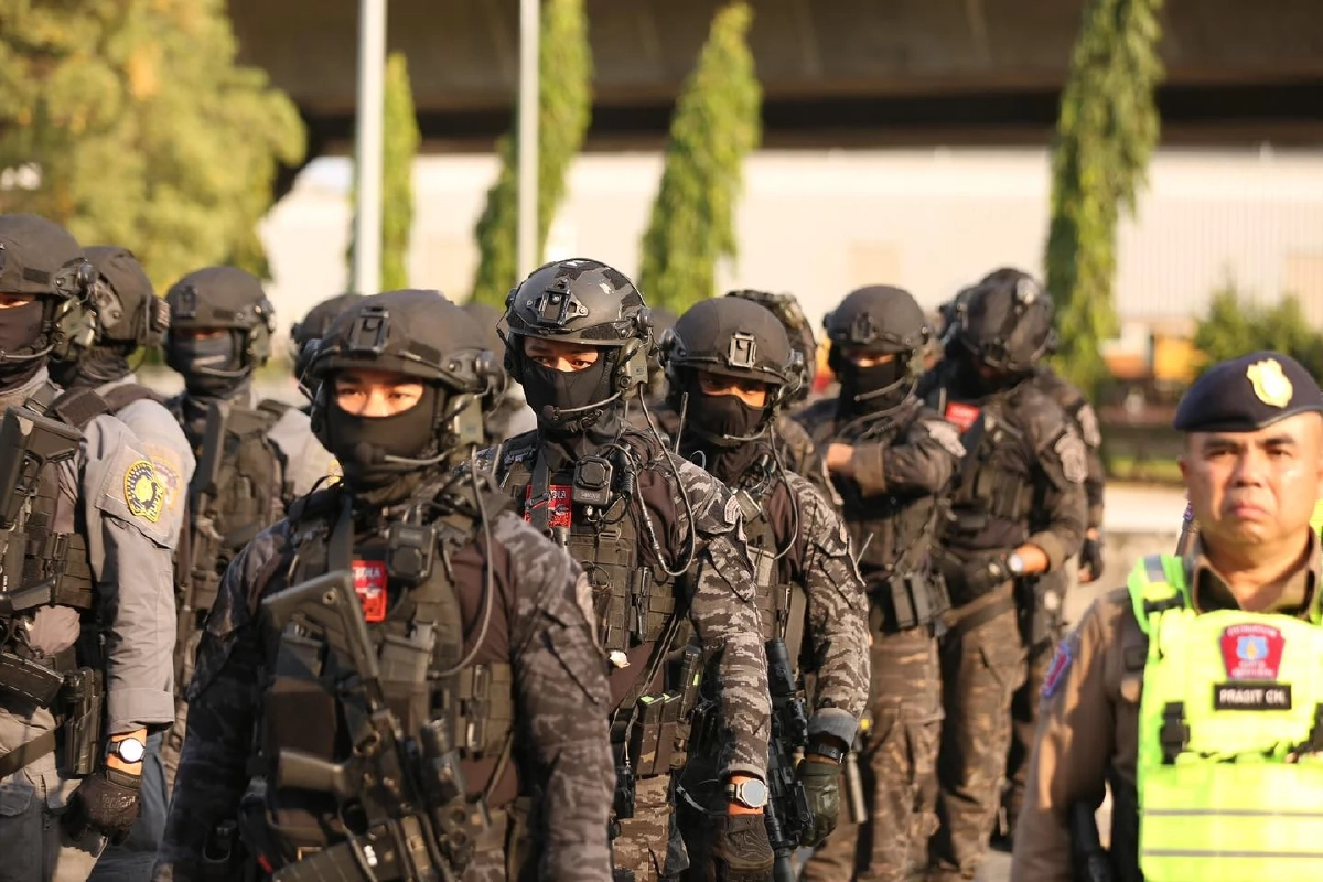 นครบาลปล่อยแถว! ระดมกำลังกว่า 400 นาย กวาดล้างอาชญากรรมรับปีใหม่