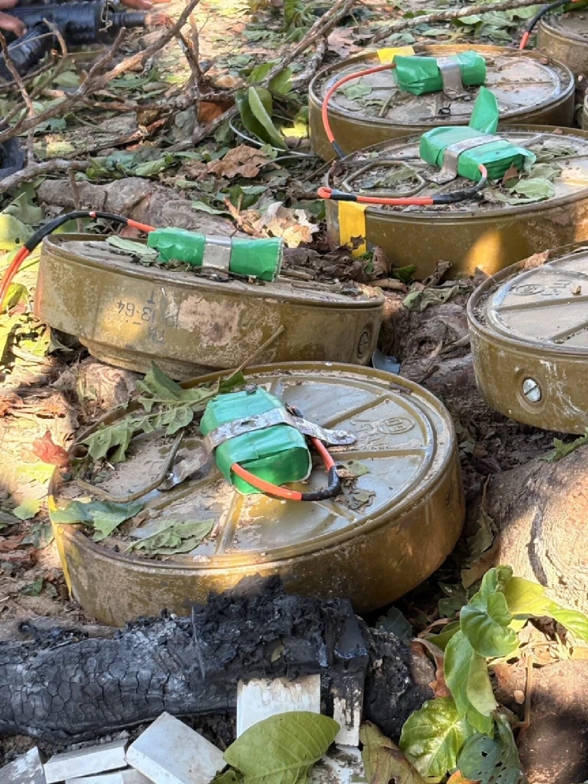 หลักฐานมัดกัมพูชาละเมิด อนุสัญญาออตตาวา พบคลังระเบิดดัดแปลง