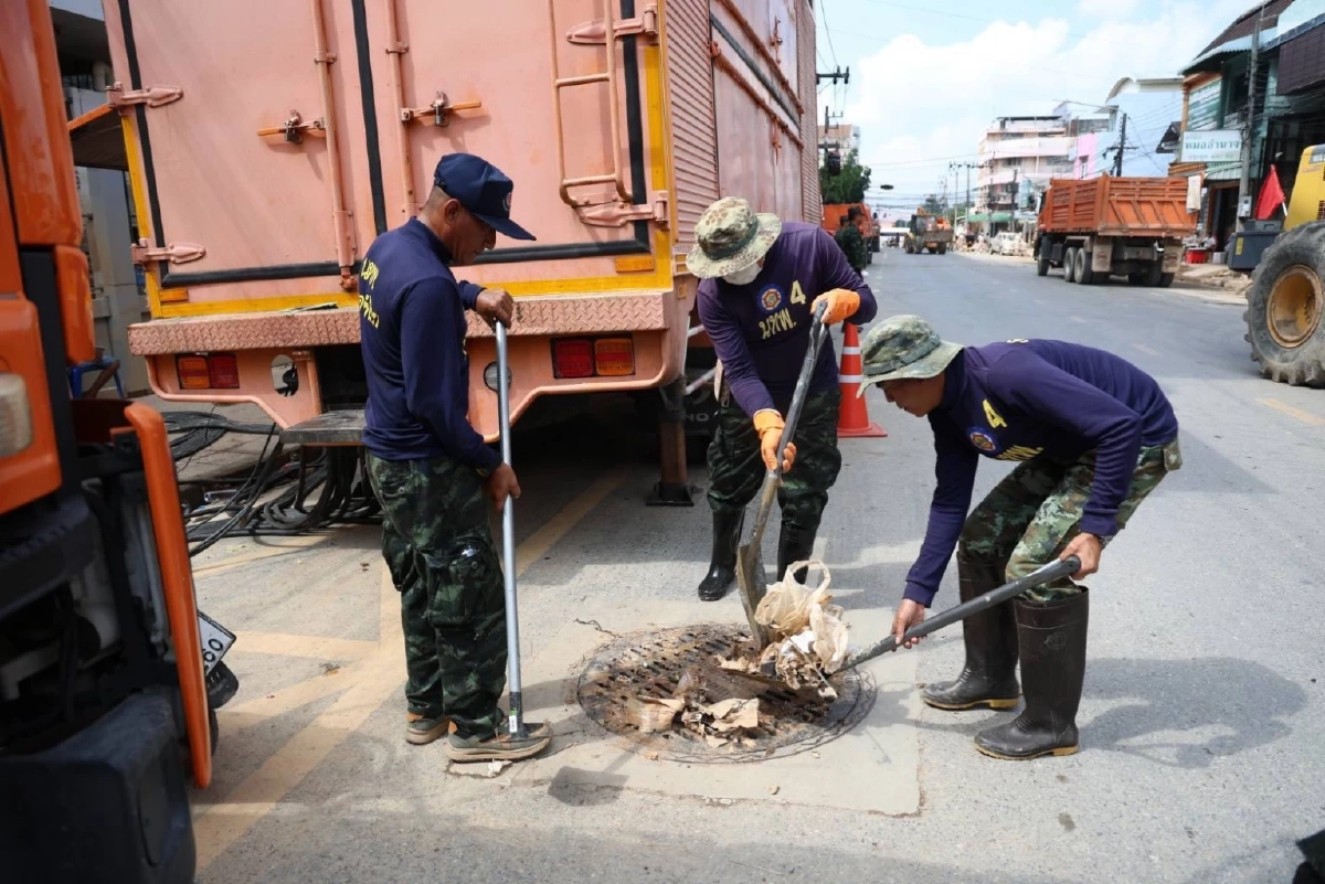 กองทัพไทยจัดเต็ม ตั้งกองบัญชาการควบคุม ฟื้นฟูเมืองหลังน้ำท่วม