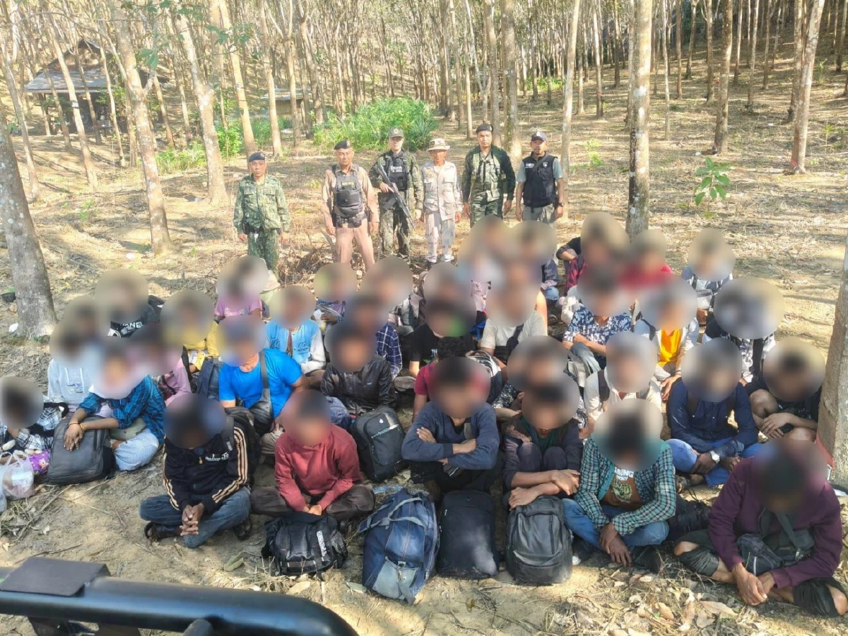 ทหาร ฉก.ลาดหญ้า กกล.สุรสีห์ รวบแรงงานเถื่อนกลางป่า 43 ชีวิต
