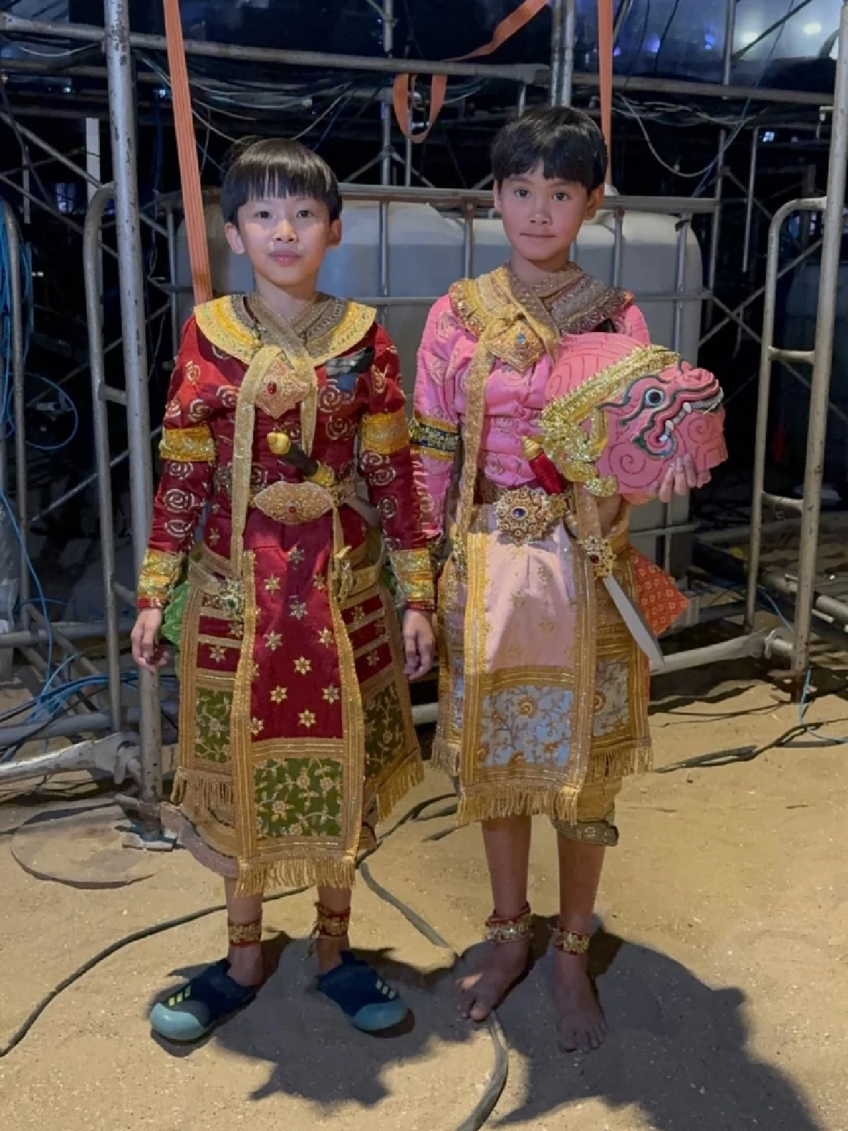 ทาทา ยัง ยิ้มทั้งใจ! “น้องเร” ขึ้นโชว์โขนในงานพลุนานาชาติพัทยา