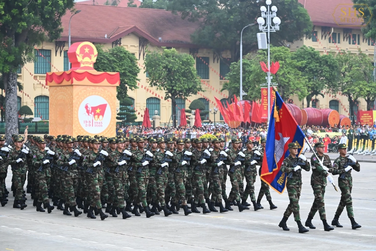 ฮุน เซน ขอปกป้องศักดิ์ศรีชาติ ยันกัมพูชาไม่มีทหารต่างชาติร่วมรบ