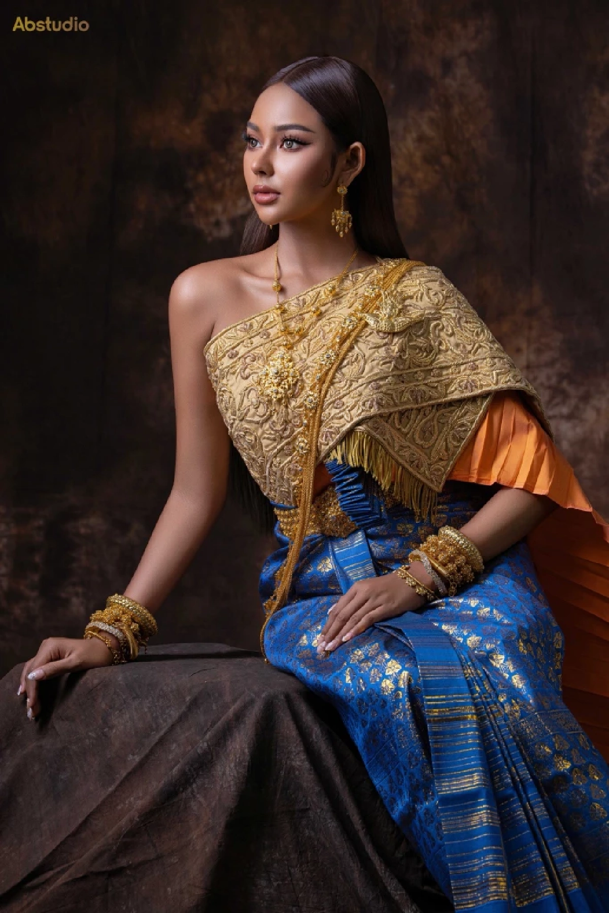 เปิดตัวชุดราชสำนักเขมร สังคมไทยตั้งคำถามเรื่องความคล้าย