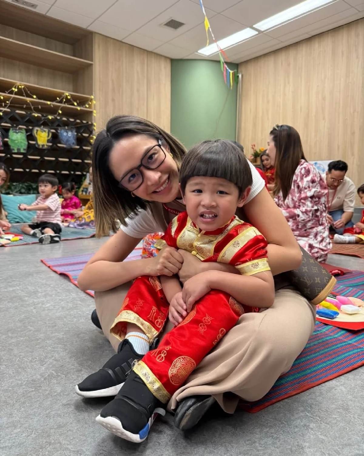 ดราม่าเด็กซน! น้ำชาแจงเหตุ “น้องน้ำทะเล” เทซอสเล่นกลางร้านอาหาร