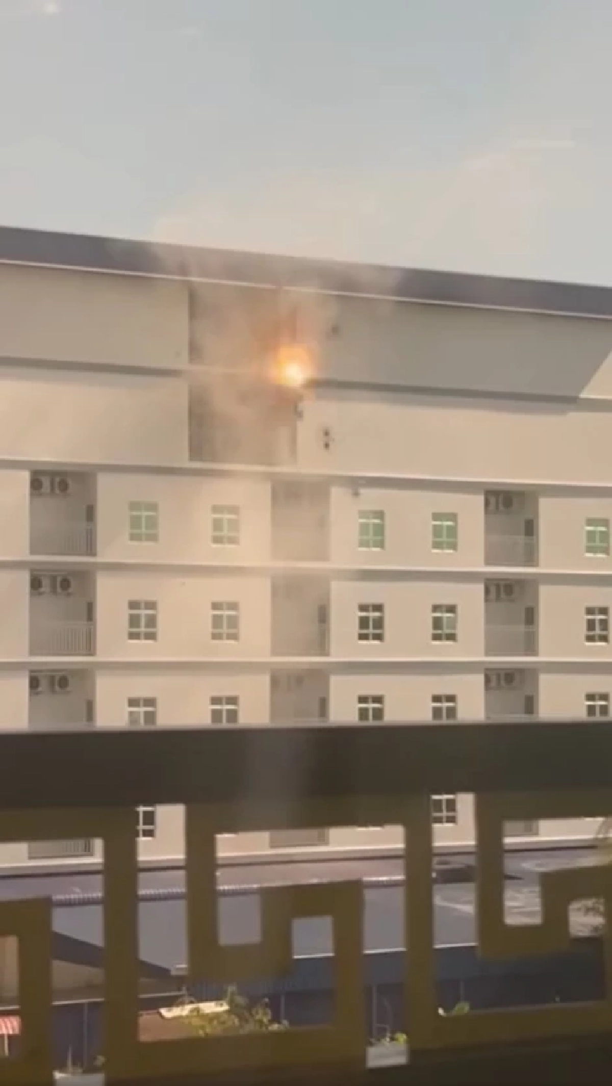 อยู่ไม่ได้แล้ว สแกมเมอร์ปอยเปตแห่หนี หลังทหารเขมรยึดตึกตั้งฐาน