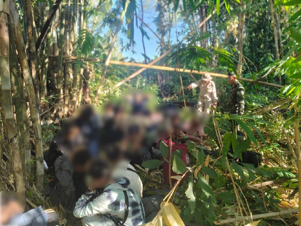 ทหาร ฉก.ลาดหญ้า กกล.สุรสีห์ รวบแรงงานเถื่อนกลางป่า 43 ชีวิต