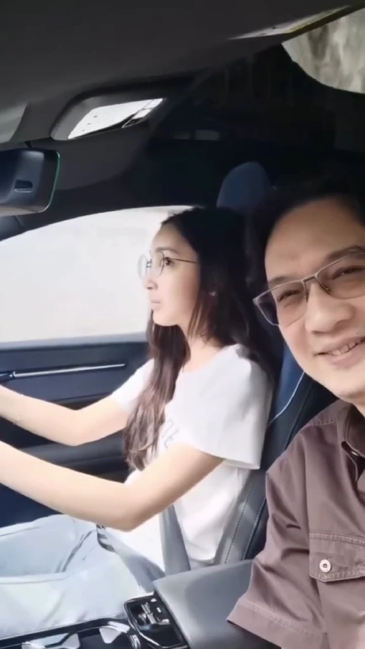 ภาพล่าสุดทำใจละลาย “น้องเนย” ลูกสาวกวาง-น็อต ทั้งสวยทั้งเก่ง