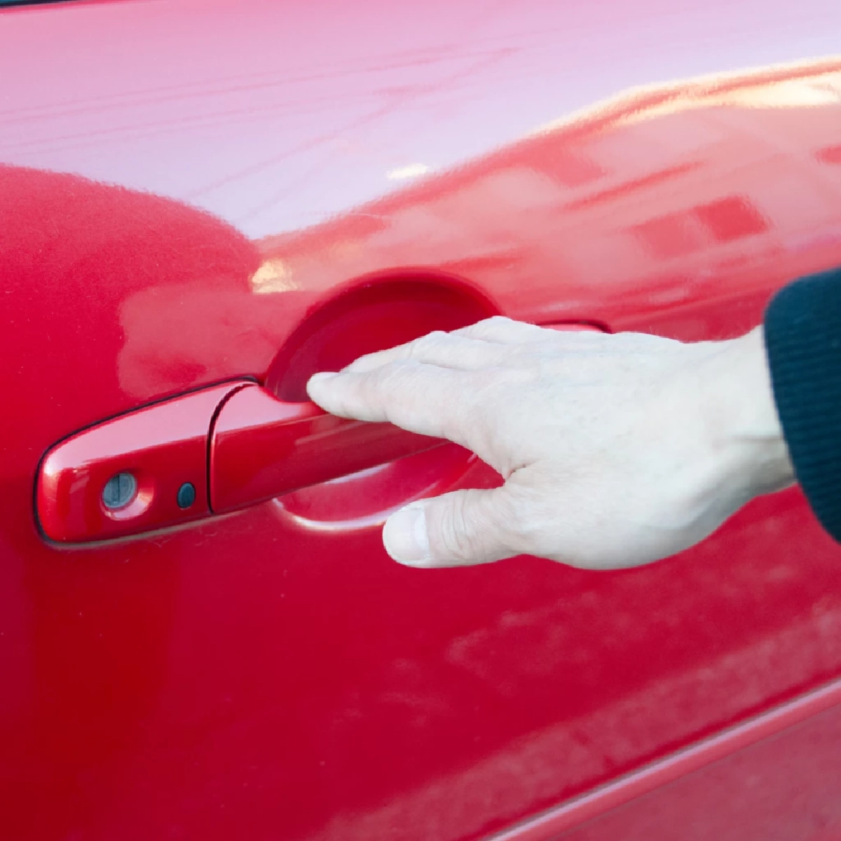 จีนบังคับรถยนต์ไฟฟ้าทุกรุ่น ต้องมีที่เปิดประตูแบบกลไก