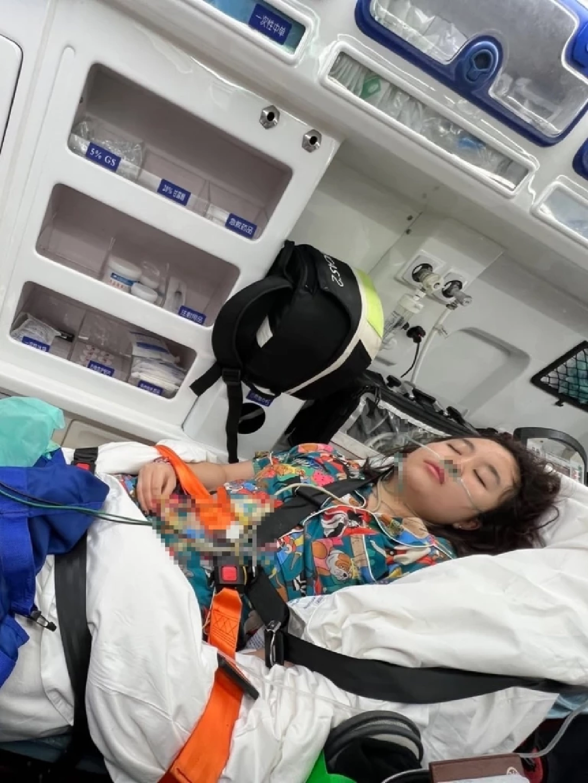 น้องนกยูง ลูกสาวเสนาลิง ไข้สูงจนเป็นลมขณะอยู่จีน เข้ารพ.ด่วน