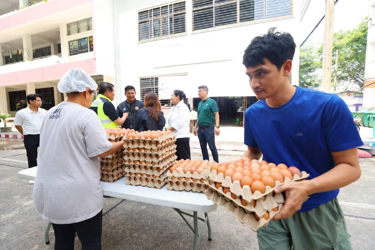 \"มูลนิธิเนชั่น-ซีพีเอฟ\" ทำโรงครัว ช่วยเหลือน้ำท่วมภาคใต้