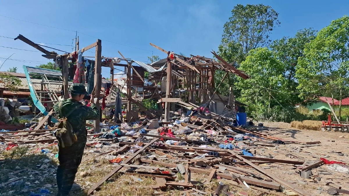 ภาพความเสียหายจากการถูกยิงด้วยจรวดหลายลำกล้อง(BM-21)