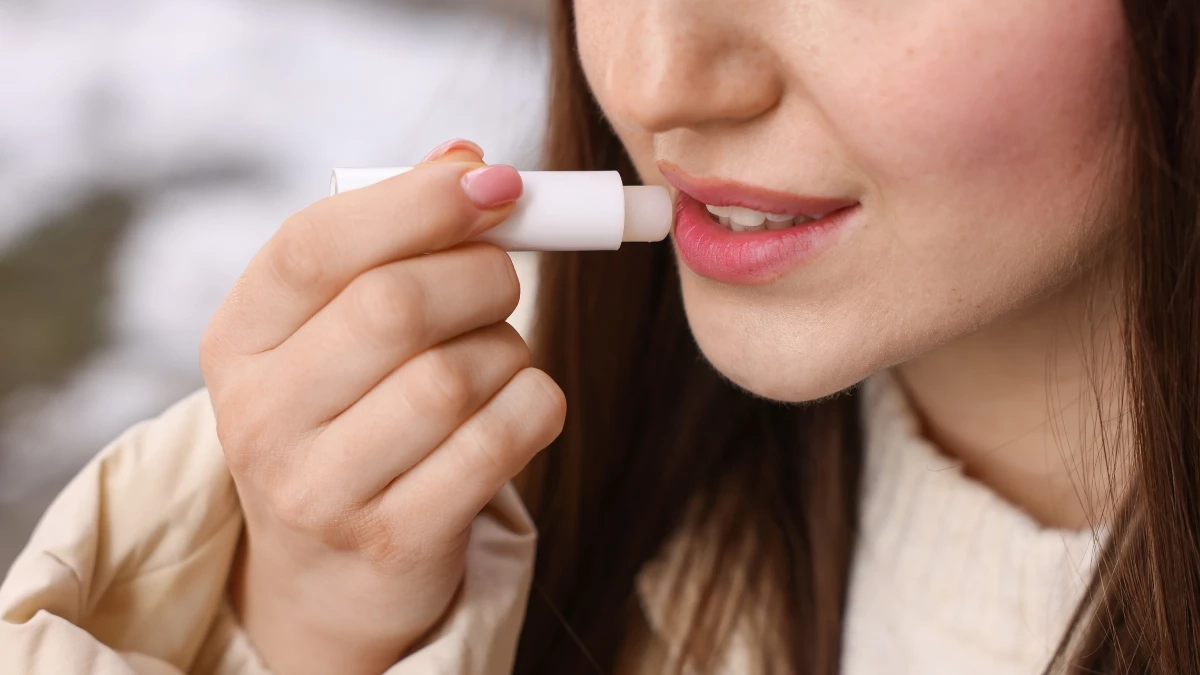 เผยเหตุผลปากแห้ง ทั้งที่อยู่ประเทศร้อน เพราะทาลิปมันผิดวิธี