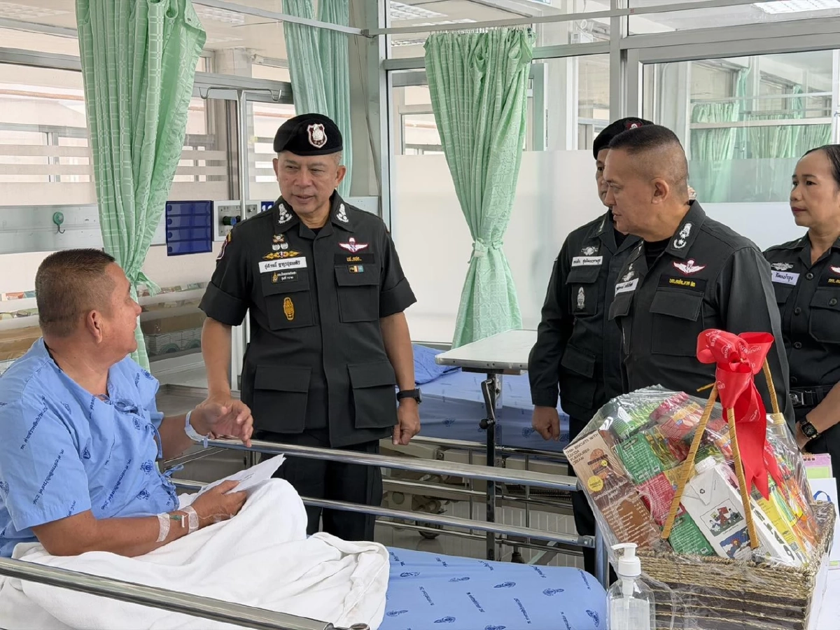ผบ.ตร.ห่วงใย ส่ง ผบช.ตชด.เยี่ยมอาการ ตชด.บาดเจ็บจากสะเก็ดระเบิด