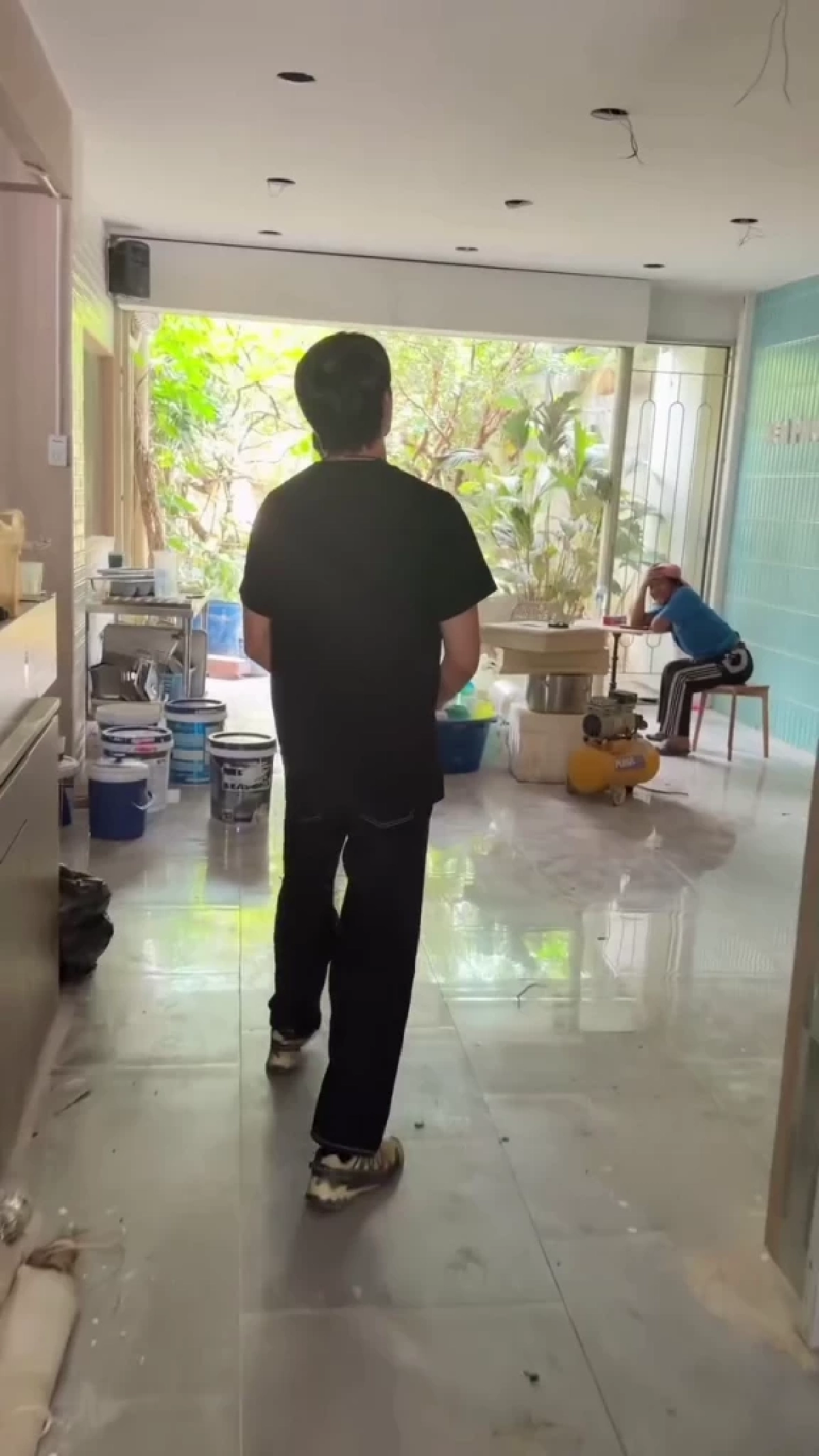 “เคน ภูภูมิ” ลุยซ่อมร้านเคนภูปัง เคลียร์ของทิ้งเกือบหมด