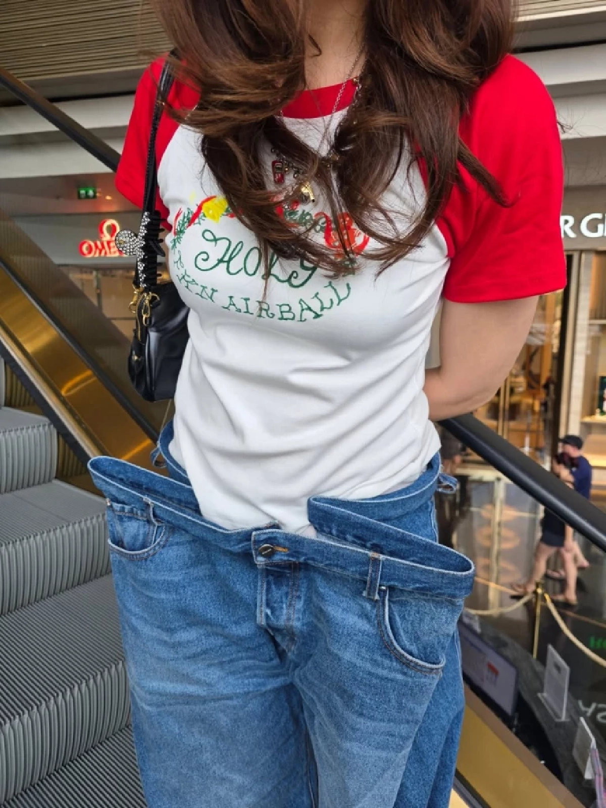 ตัวแม่ไม่เคยแผ่ว! “ชมพู่ อารยา” โชว์ลุคสุดจึ้ง เที่ยวไอคอนสยาม 