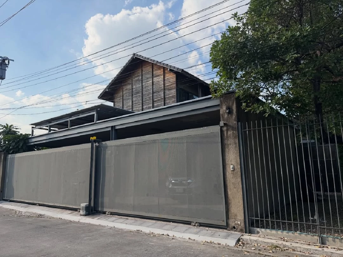 เปิดภาพบ้านสุดรัก “บอย ภิษณุ” ตัดใจขายบ้านหรู ทำเลทอง ราคาสะดุดตา