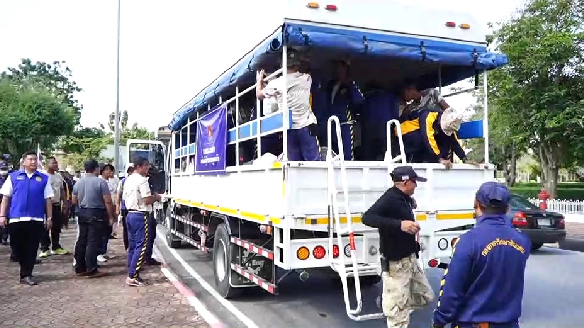 ยะลาระดม อส. 250 นาย ลุยช่วยฟื้นฟูน้ำท่วม เร่งบรรเทาความเดือดร้อน