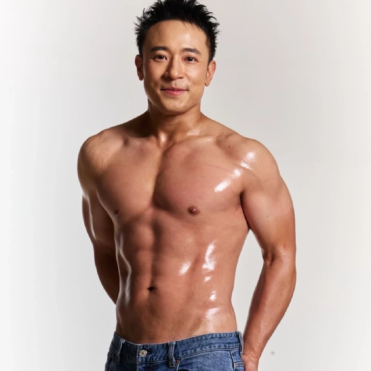 ร่างหมีสู่ร่างทอง มิค บรมวุฒิ พิสูจน์วินัยเปลี่ยนชีวิตในวัย 47 ปี 