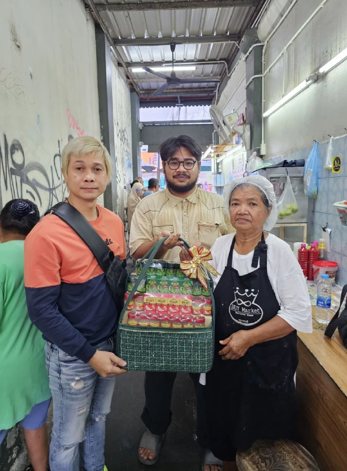 ช่องดัง แจงดราม่า เขียวหวานเนื้อมีแต่มะเขือ หอบกระเช้าขอโทษ ป้าติ๋ม แล้ว