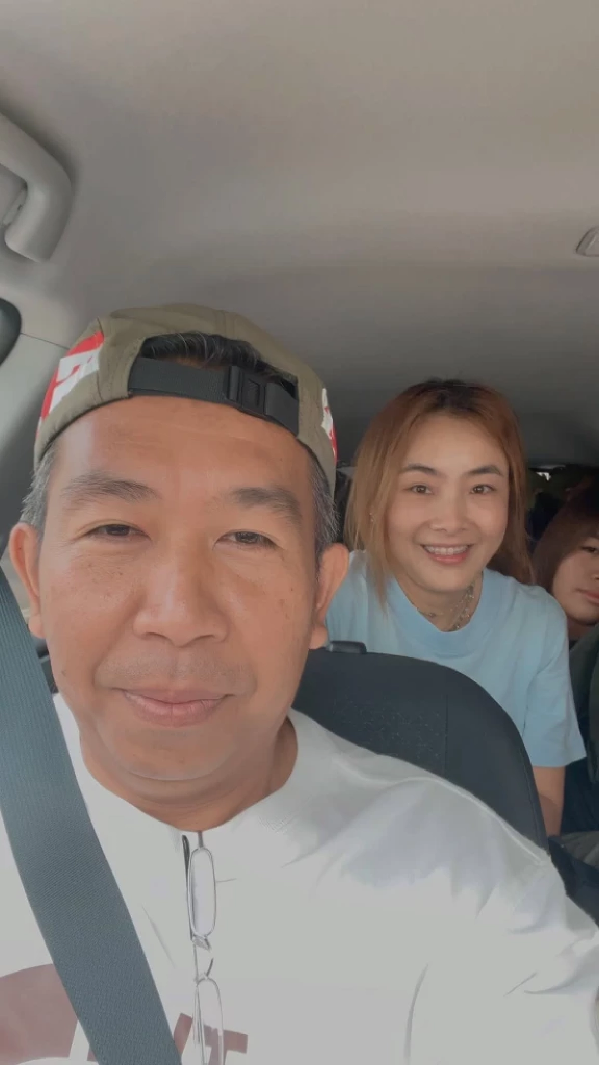 น้องนกยูง ลูกสาวเสนาลิง ไข้สูงจนเป็นลมขณะอยู่จีน เข้ารพ.ด่วน