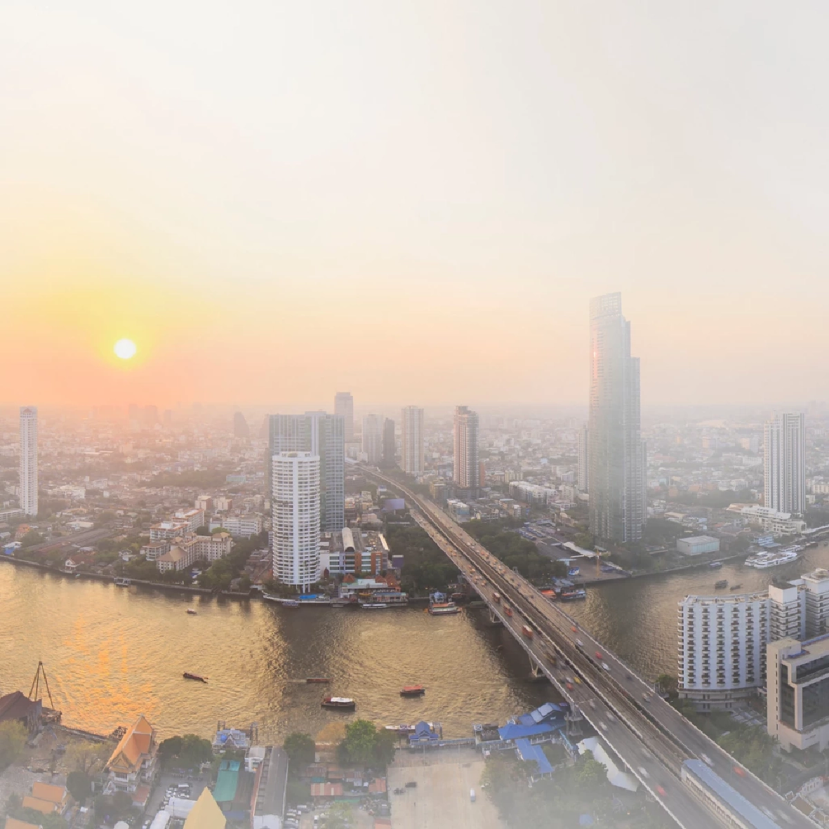 GISTDA เตือนระดับฝุ่น PM2.5 สูง 48 เขต กทม. เสี่ยงต่อระบบทางเดินหายใจ