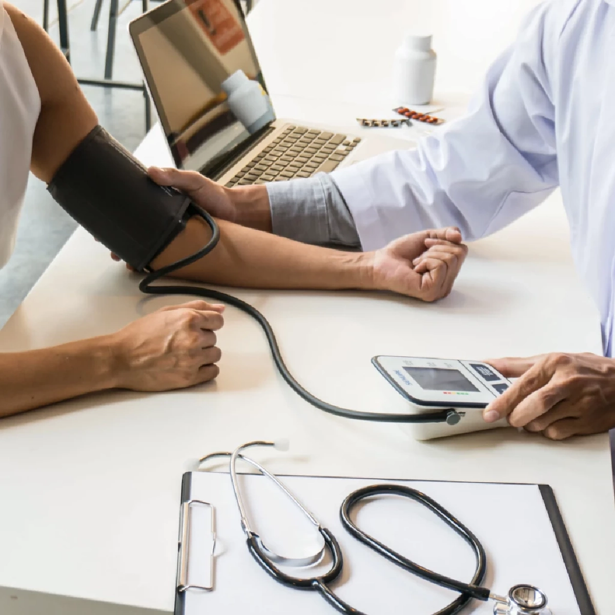 ยอดร้องเรียนแพทย์พุ่ง 550 เรื่อง! สบส.ตั้งศูนย์ไกล่เกลี่ย 5 ล้าน เร่งช่วยประชาชน