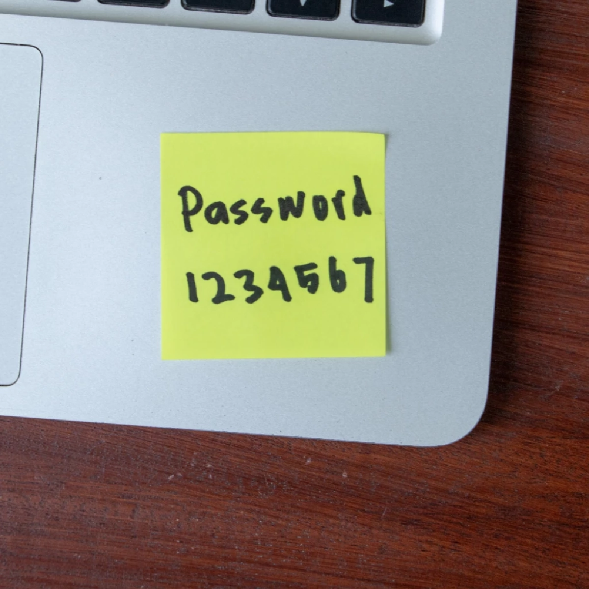 เปิด 10 พาสเวิร์ดยอดแย่ปี 2025 คนไทยใช้ซ้ำ เสี่ยงถูกแฮกสูง