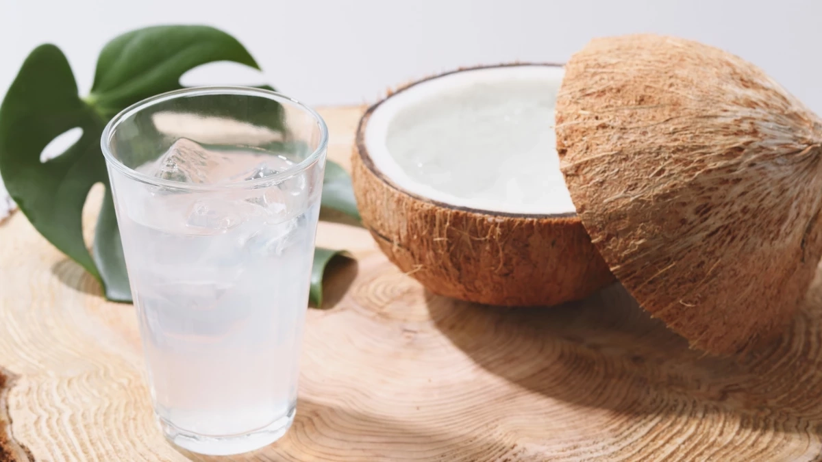 รู้ก่อนดื่ม น้ำมะพร้าว เครื่องดื่มจากธรรมชาติ ดูแลสุขภาพรอบด้าน