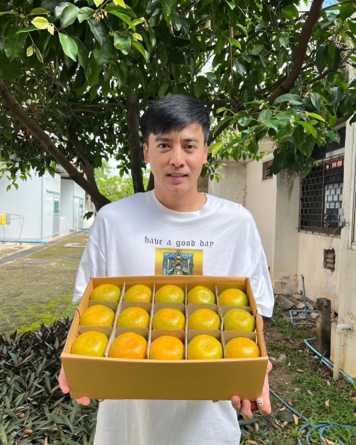 “โกสินทร์ ราชกรม” เปิดท้ายขายส้มฝาง แฟนคลับแห่อุดหนุน