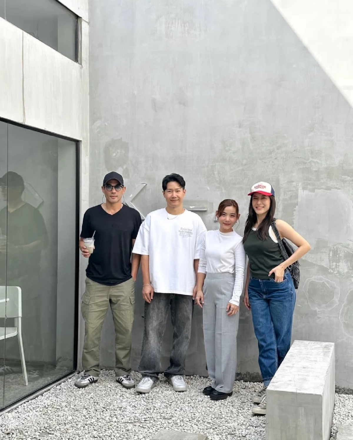 เปิดภาพหวานหาดูยาก “พิ้งกี้ สาวิกา” กับ “ตุ้ย ธีรภัทร์”