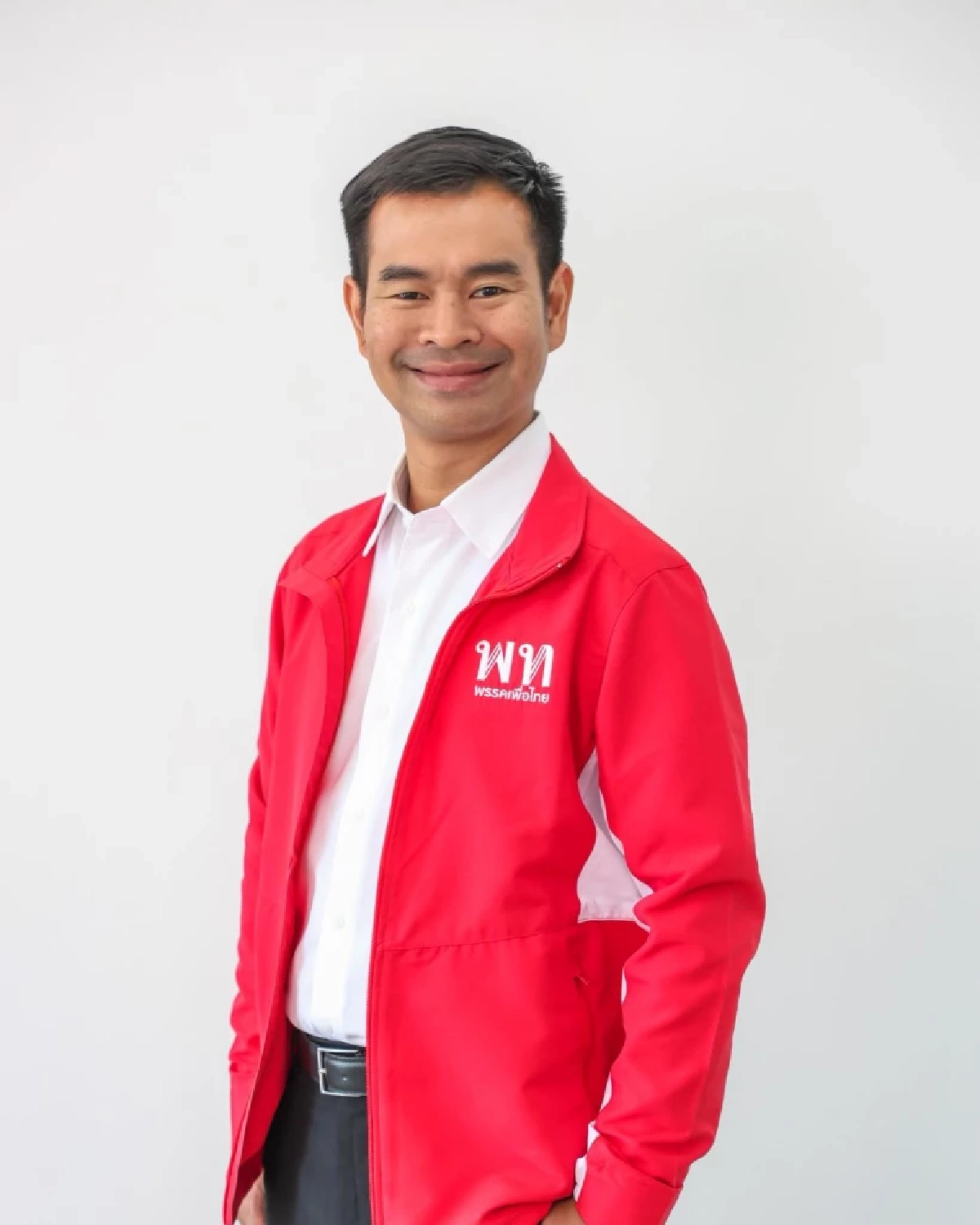 ไม่ทิ้งบ้านเกิด “ใหม่ วงไอน้ำ” ลุยการเมือง ลงสมัคร ส.ส.บุรีรัมย์