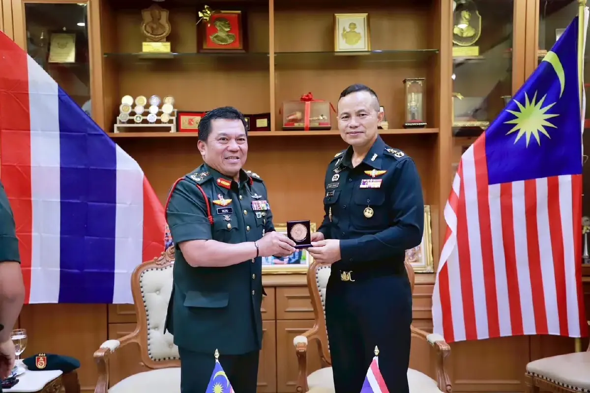 แม่ทัพภาคที่ 4 ต้อนรับเจ้ากรมข่าวกรองทหารมาเลเซีย เยือนไทย